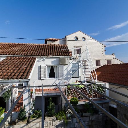 White Wave Guest House Ragusa Esterno foto